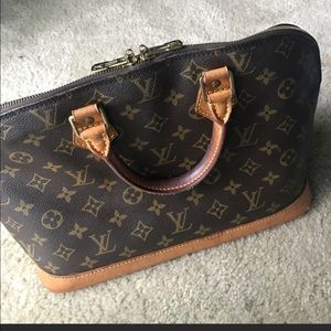Louis Vuitton Alma